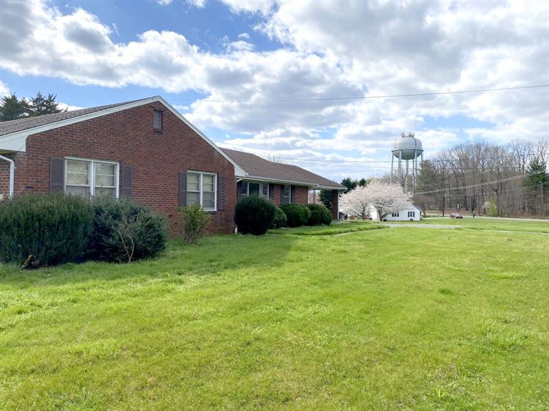 Beautiful Scuffling Hill Farm : Rocky Mount : Franklin County : Virginia