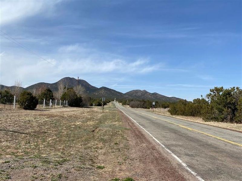 Santa Fe County New Mexico Ranch : Stanley : Santa Fe County : New Mexico