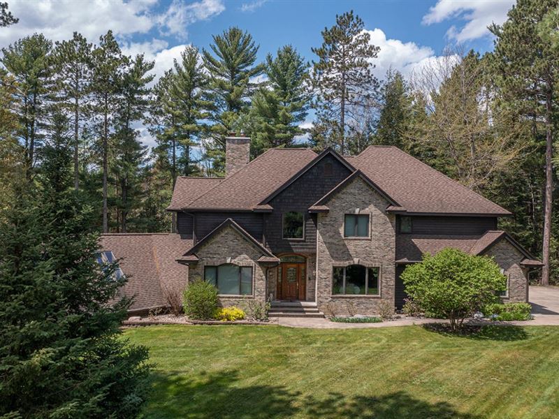 Gorgeous Brick Home : Rhinelander : Oneida County : Wisconsin