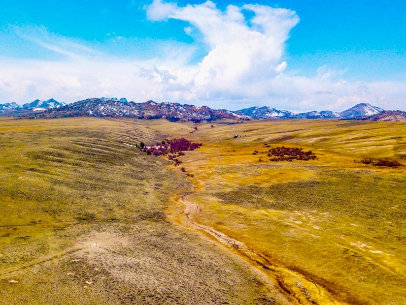 Ranch Land, Creek & Mountain View : Alcova : Carbon County : Wyoming