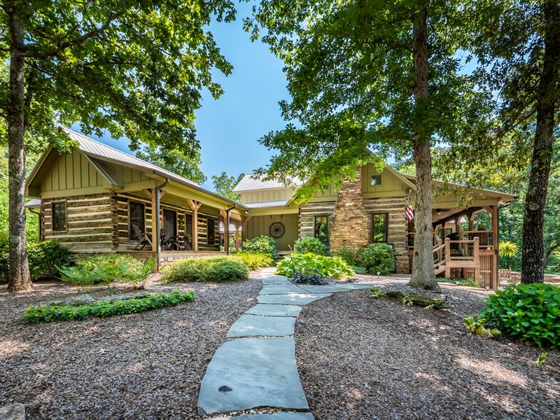 Lakefront Log Home on 39+ Acres : Cleveland : White County : Georgia