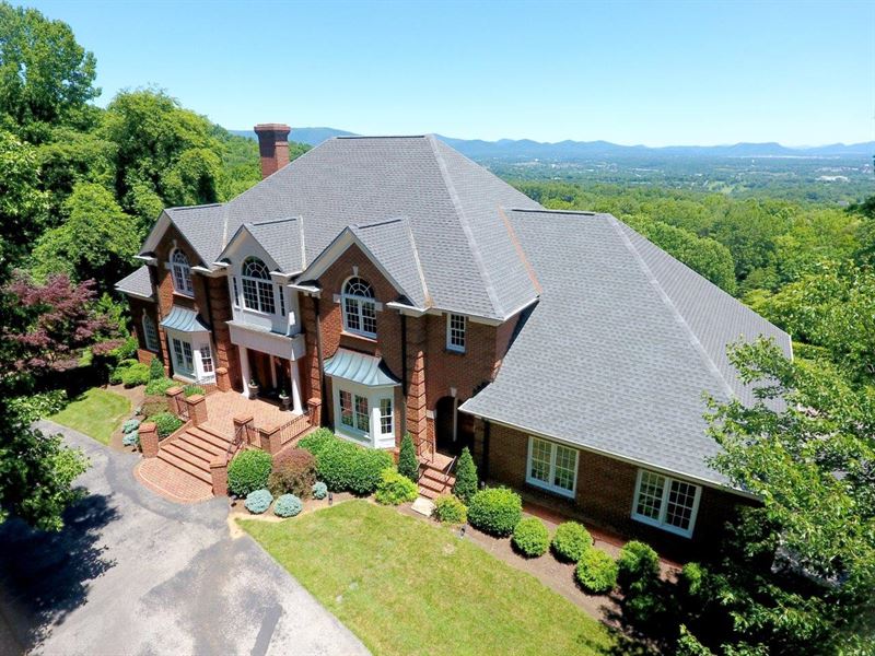 Privacy, Luxury, & Incredible Views : Roanoke : Roanoke County : Virginia
