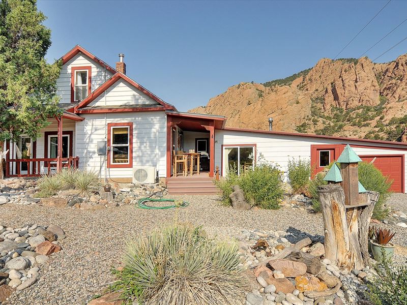 This Truly Exceptional Property : Cotopaxi : Fremont County : Colorado