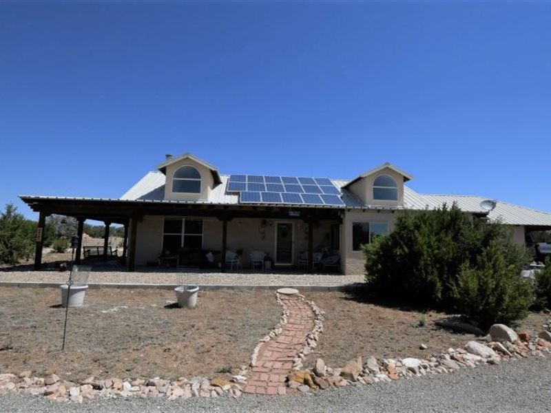 Home on 40 Acres Adjoining Public : Corona : Lincoln County : New Mexico