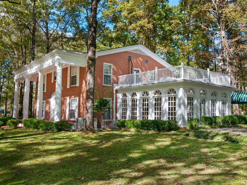 All Brick Home on 113 Acres : Loretto : Lawrence County : Tennessee
