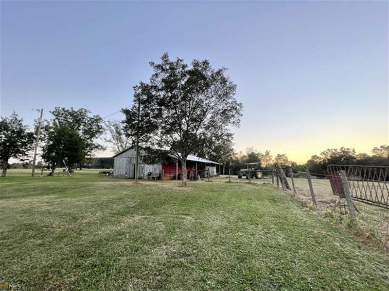 Barn and 21 Acres : Madison : Morgan County : Georgia