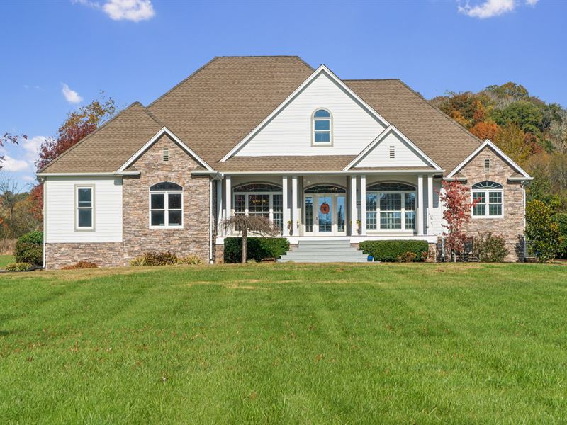 Craftsmen Style Home & 12 Acres : Culleoka : Maury County : Tennessee
