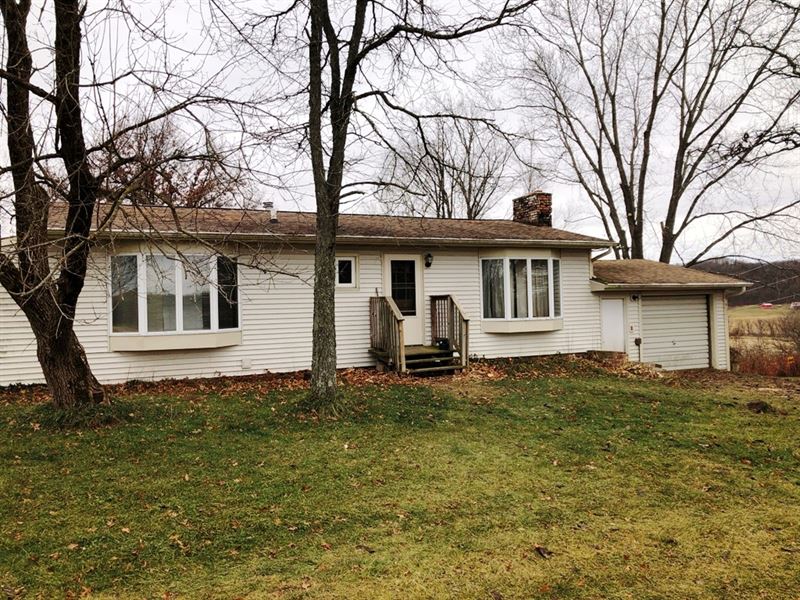Country Home on a Budget : Highland : Iowa County : Wisconsin