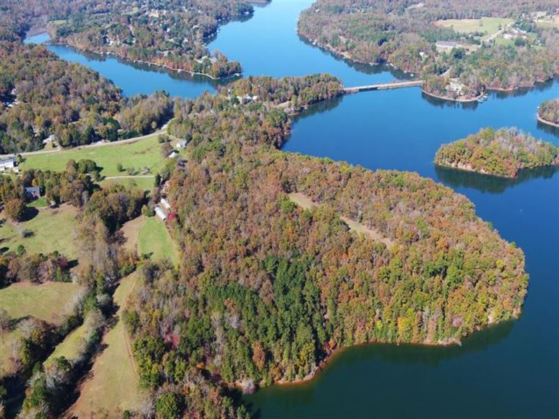 Lake Front Acreage on Lake Lanier : Gainesville : Hall County : Georgia