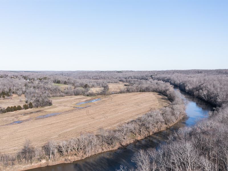 293 Ac Duck River Farm : Nunnelly : Hickman County : Tennessee