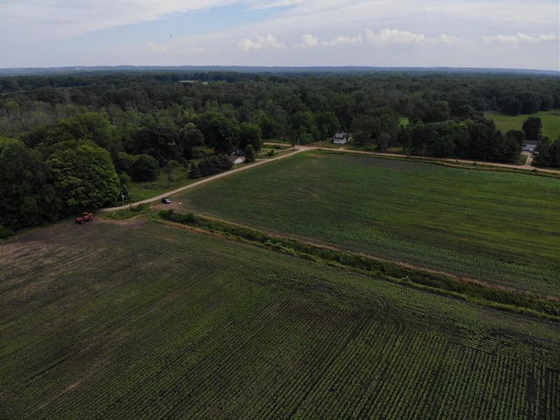 Incredible 136 Acres Located : Paw Paw : Van Buren County : Michigan