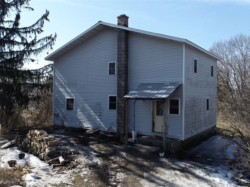 32.13 Acres & Home, Buffalo County : Mondovi : Buffalo County : Wisconsin