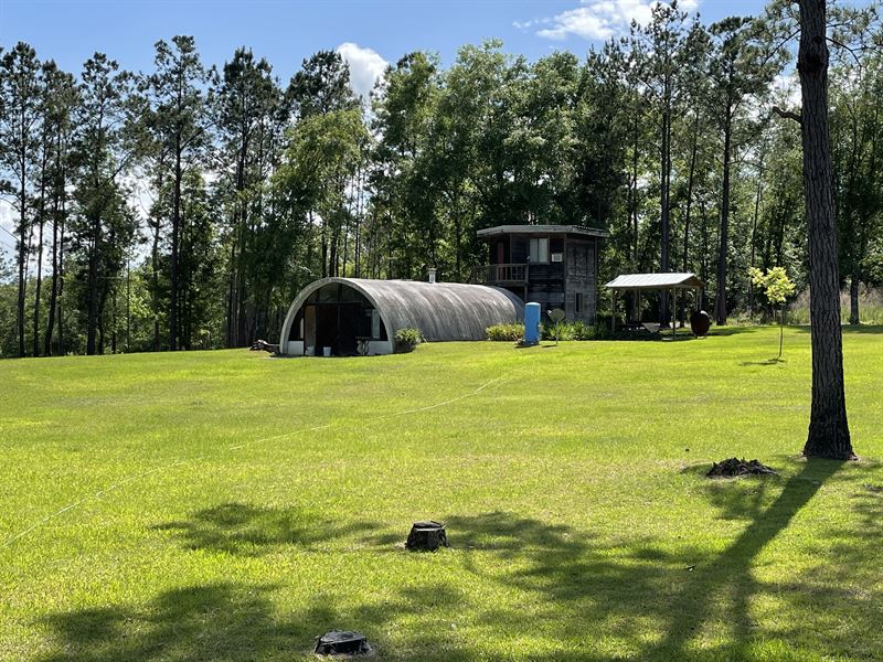 With Cabin Near Lake Seminole : Bainbridge : Decatur County : Georgia