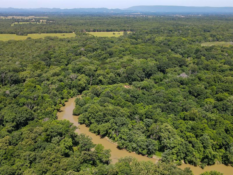 102 Acres, Kiamichi River Frontage : Albion : Pushmataha County : Oklahoma