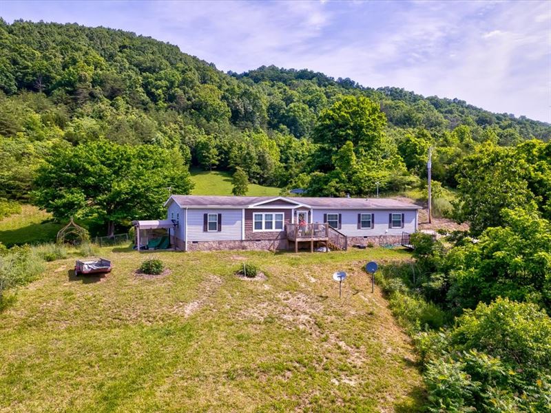 Home on 58 Acres, Barn, Greenhouse : Thorn Hill : Hancock County : Tennessee