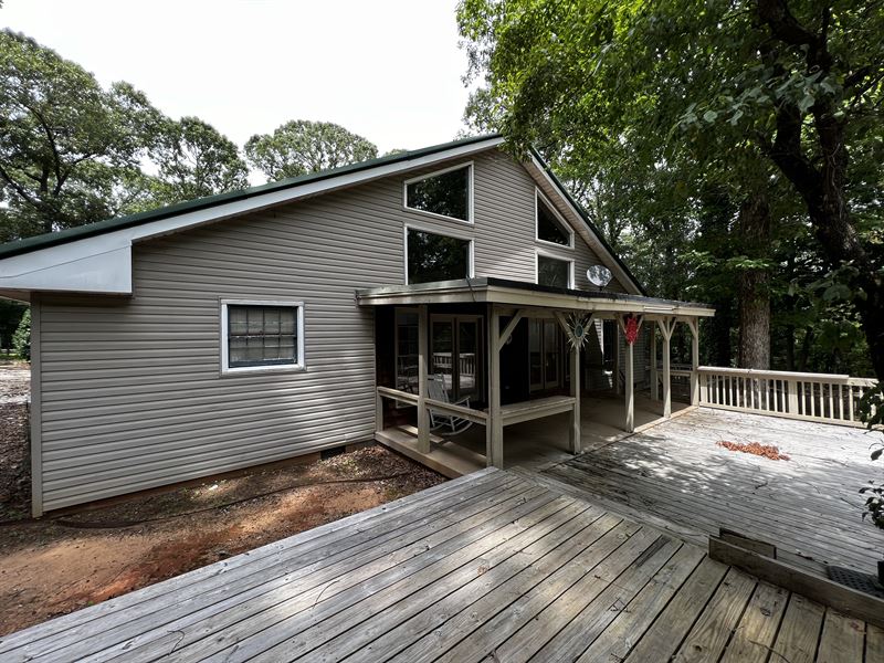 Mature Hardwood with Home and Ponds : Autaugaville : Autauga County : Alabama