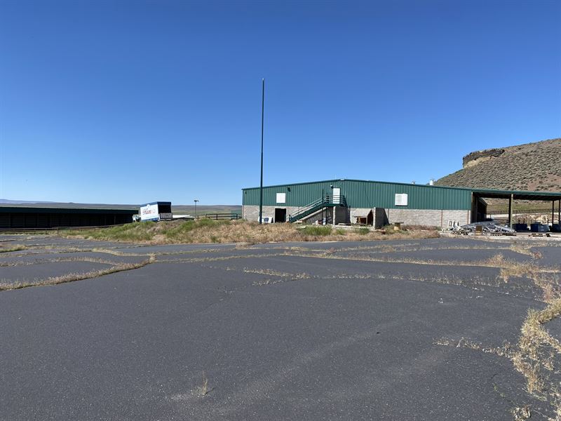Eastern Oregon Dairy & Acreage : Hines : Harney County : Oregon