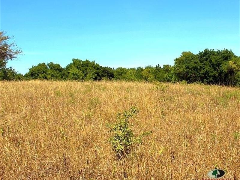 Building Site with Utilities : Coffeyville : Montgomery County : Kansas