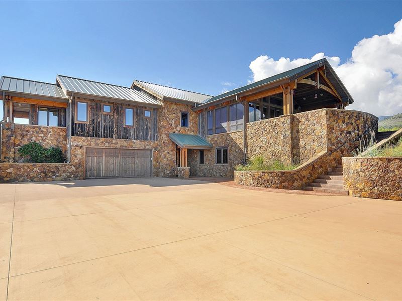 Simple Mountain Luxury Home : Cotopaxi : Fremont County : Colorado