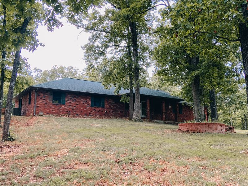 Brick Country Home with Land : Mountain Grove : Texas County : Missouri