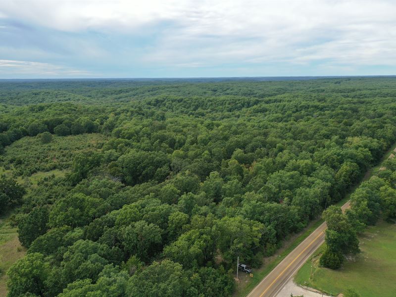 Great 19.27 Acre Commercial Land : Gravois Mills : Morgan County : Missouri
