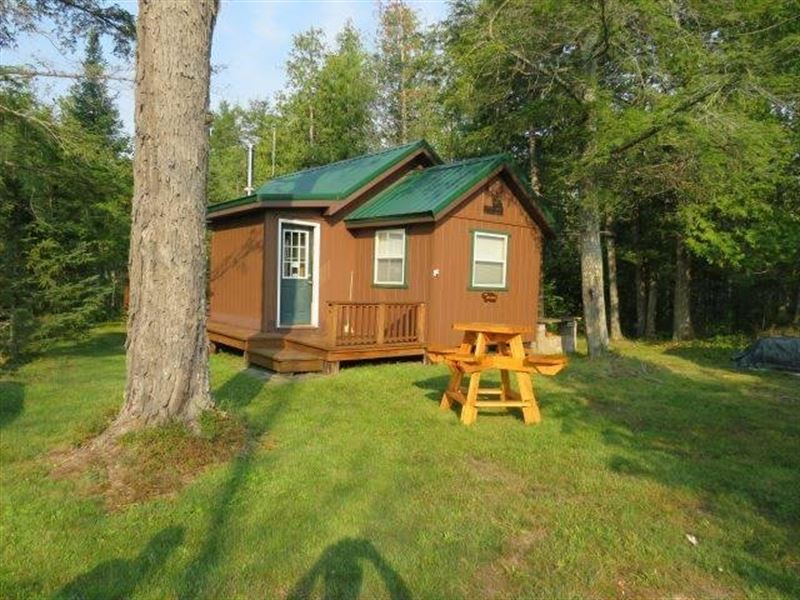 120+/- Acre Recreational Cabin : Cornell : Marquette County : Michigan