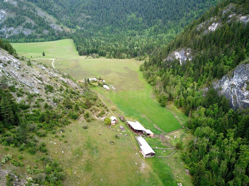 1891 Historical Farm/Ranch/Timber : Northport : Stevens County : Washington