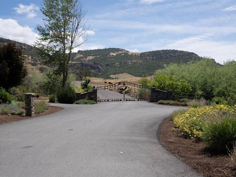625 Cliffside Drive : Medford : Jackson County : Oregon