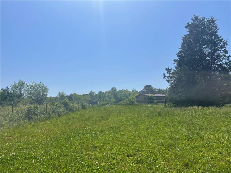 20+ Acres with Home, Creek and Barn : Rydal : Bartow County : Georgia