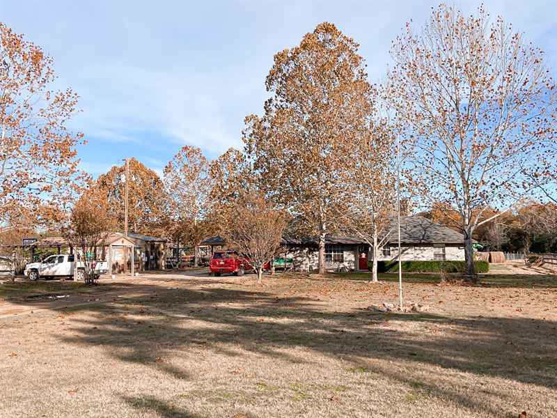 Spacious Country Home with Acreage : Bagwell : Red River County : Texas