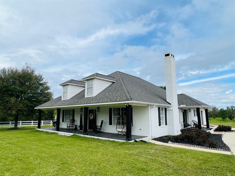 Immaculate Horse Ranch On 66 Acres : Columbia : Marion County : Mississippi