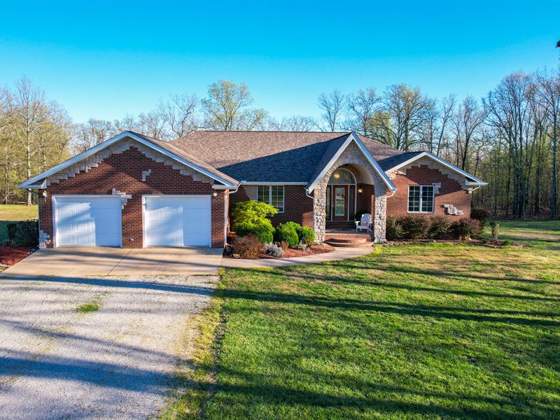 Leaning Cedar Ranch : Mountain View : Howell County : Missouri