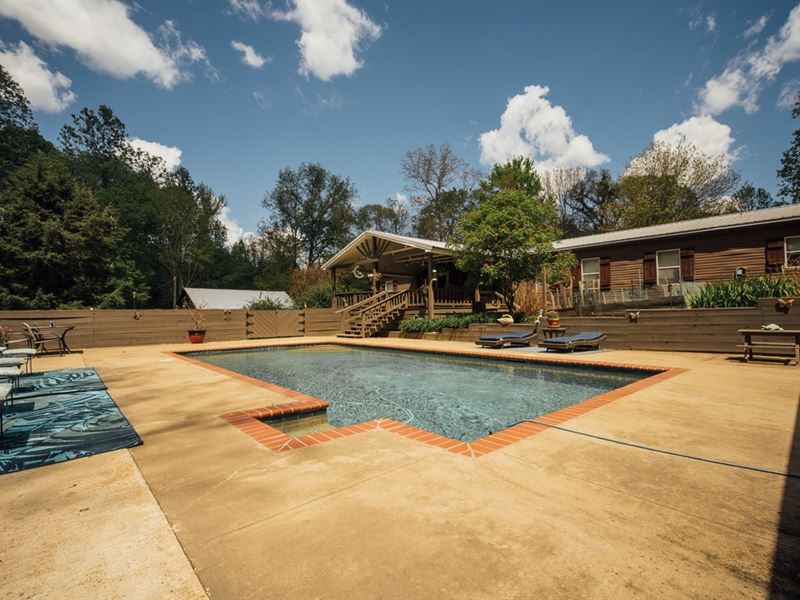 24.2 Acres with A Home in Grenada : Holcomb : Grenada County : Mississippi