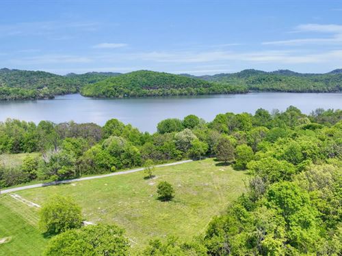 63.54 Beautiful Acres With Excellen : Elmwood : Smith County : Tennessee
