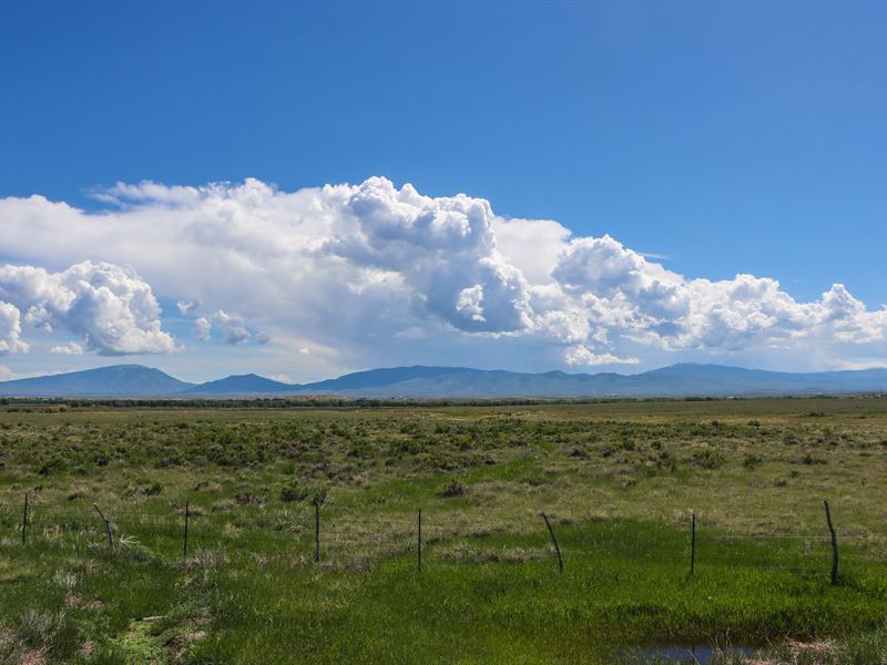 Sheep Rock Overlook : Saratoga : Carbon County : Wyoming