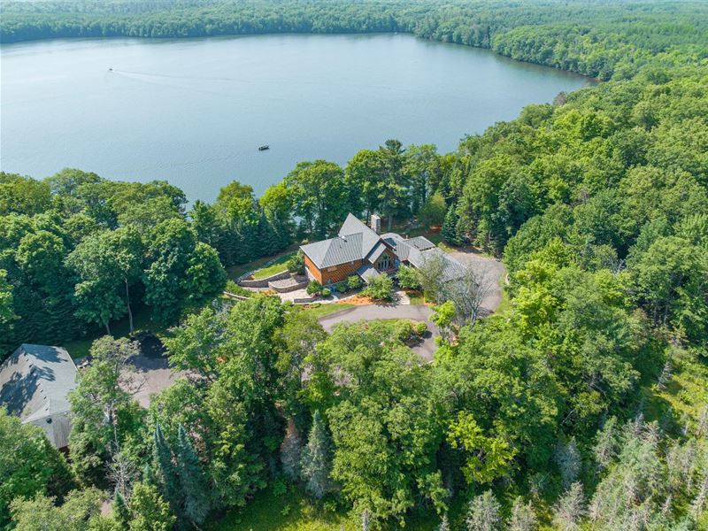 Luxurious Northwoods Estate : Arbor Vitae : Vilas County : Wisconsin
