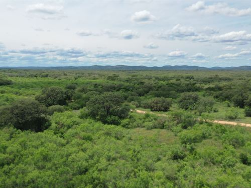 Ranch with Paved County Road Access : D'hanis : Medina County : Texas