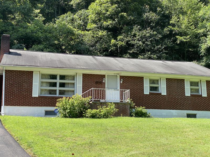 Mountains, House, 140 Miles Trails : Saint Paul : Wise County : Virginia