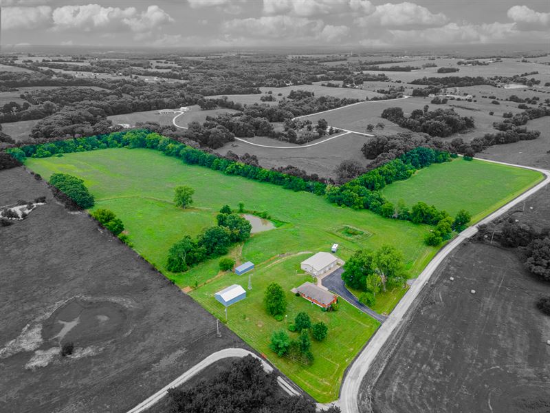 Country Home on Acreage : Warrensburg : Johnson County : Missouri