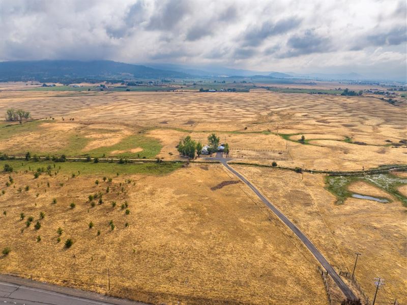 13042 Hwy 62 : Eagle Point : Jackson County : Oregon
