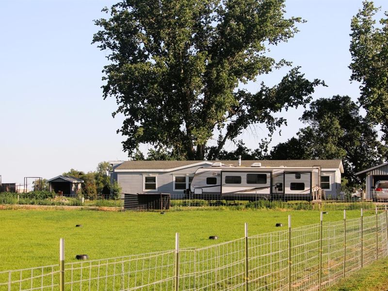 Home and Hay Property : Weiser : Washington County : Idaho