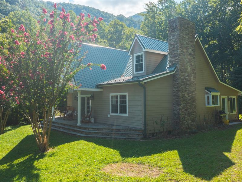 VA Mountain Home and Land for Sale : Stuart : Patrick County : Virginia