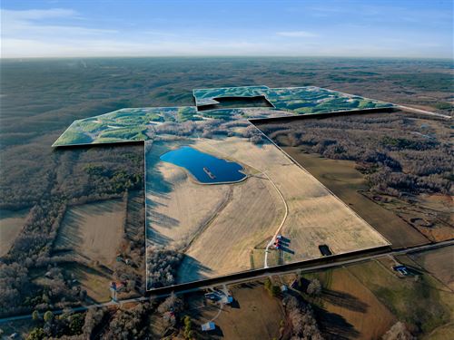 Premier Farm with Cabins, Lake : Lawrenceburg : Wayne County : Tennessee