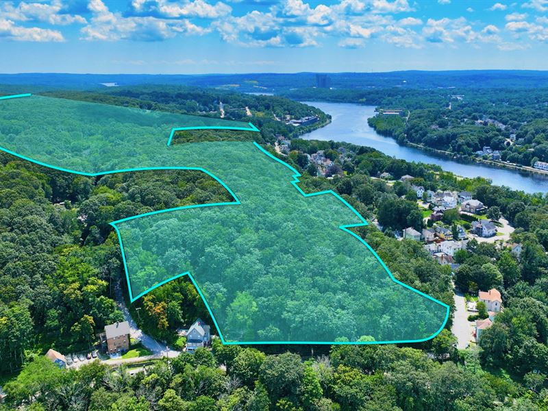 75 Acres Overlooking 3 Rivers : Norwich : New London County : Connecticut
