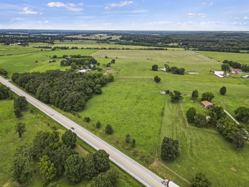 Farm, Row Crop, Hay, Irrigation : West Plains : Howell County : Missouri