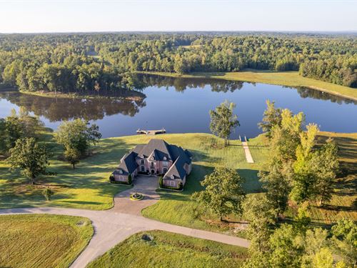 Luxury Lakeshore Estate : Henderson : Chester County : Tennessee