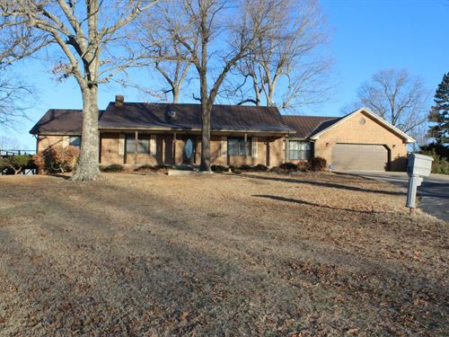 Nestled In The Serene Beauty Of : Marshall : Searcy County : Arkansas