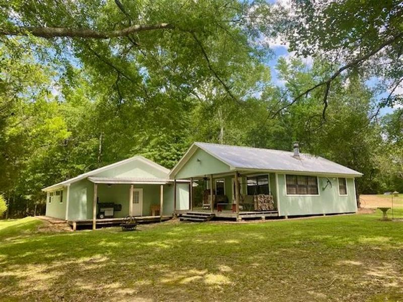 Secluded Cabin Overlooking Large Po : Summit : Amite County : Mississippi