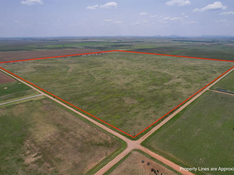 2 Land Properties in Oklahoma : Lone Wolf : Kiowa County : Oklahoma