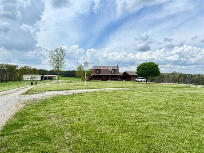 240 Acres, Ponds, Outbuilding, 5 be : Summersville : Texas County : Missouri